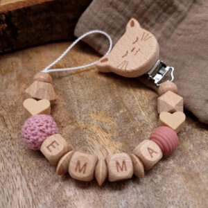 Schnullerkette mit Namen "Holzfarbene Herzen"