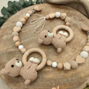 Geschenkbox "Bär" | Kinderwagenkette | Babyschalen Anhänger | gehäkelt