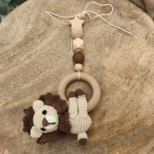 Maxi-Cosi- / Babyschalen Anhänger "Löwe" | gehäkelt