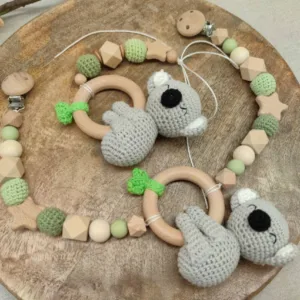 Geschenkbox "Koala" | Kinderwagenkette | Babyschalen Anhänger | gehäkelt